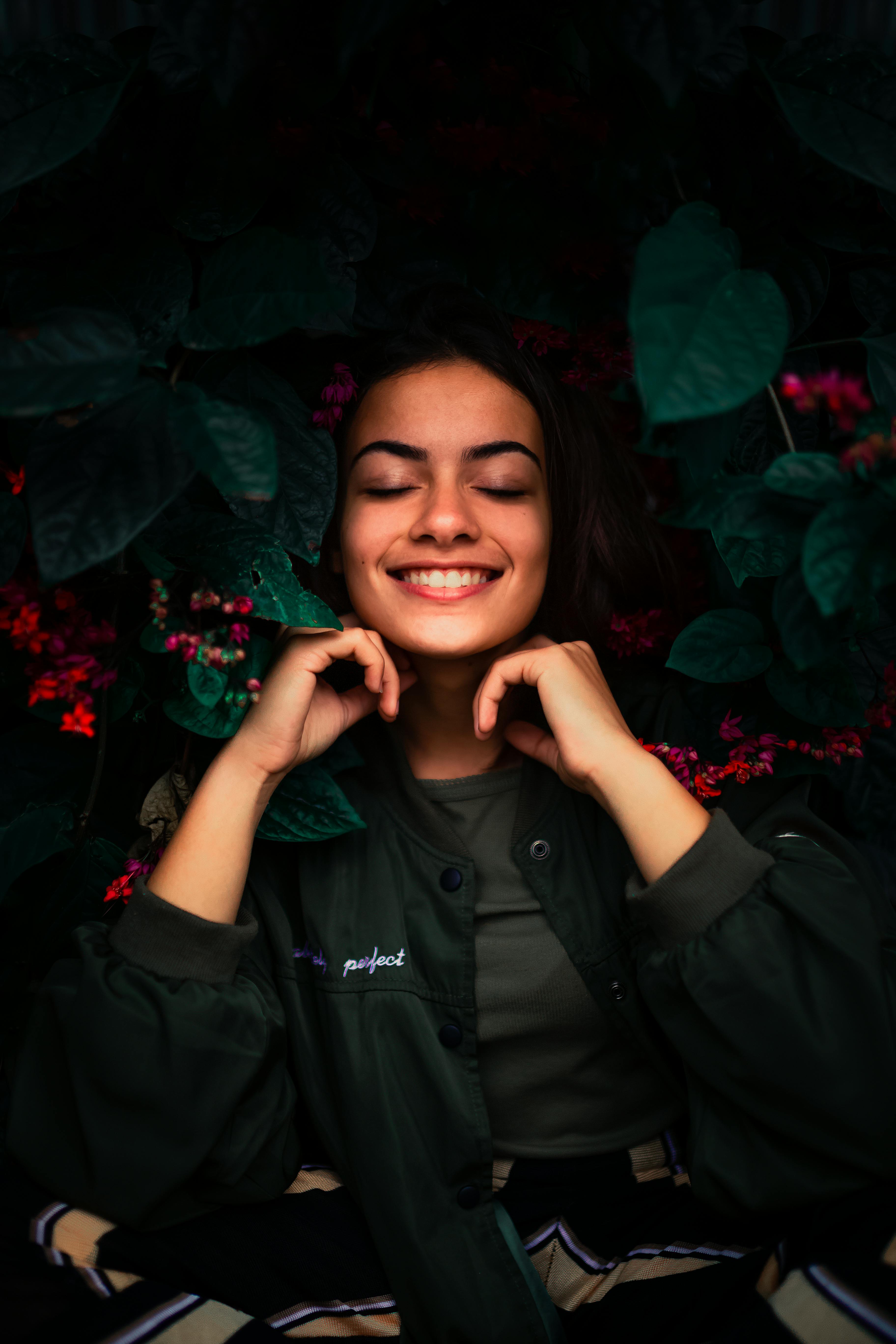 新闻封面：宣发素材矩阵与渠道分发画面